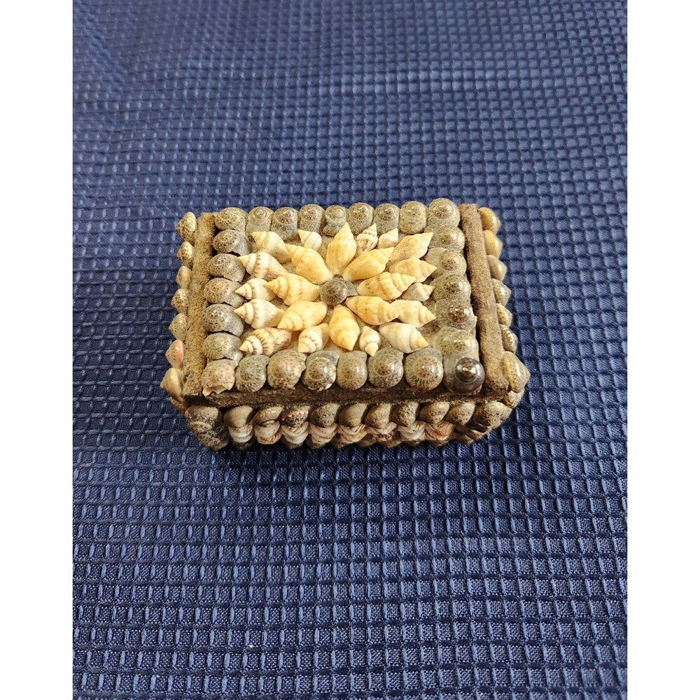 Vintage Shell Trinket Jewelry box